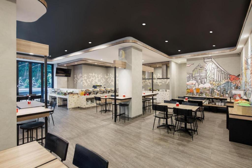 Amaris Hotel Pakuan Bogor Luaran gambar
