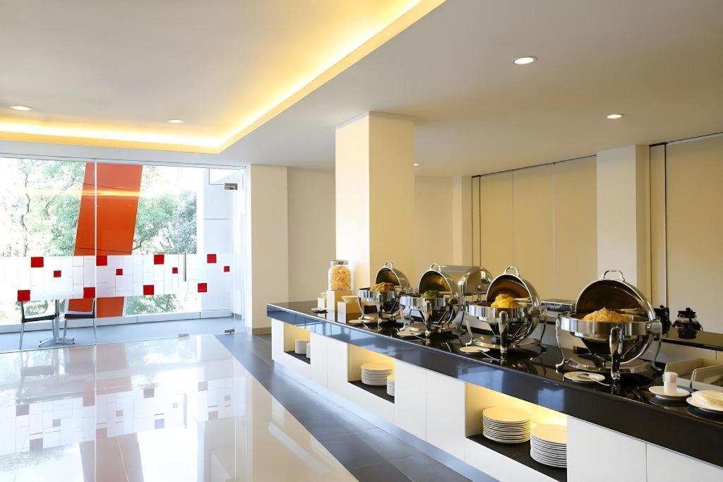 Amaris Hotel Pakuan Bogor Luaran gambar