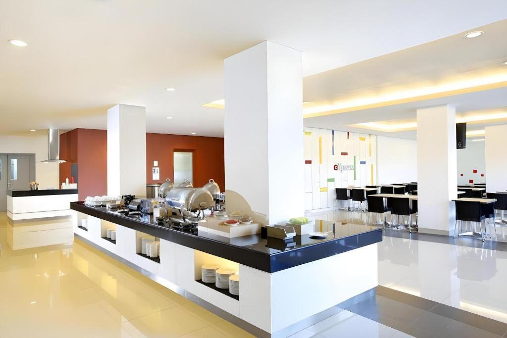 Amaris Hotel Pakuan Bogor Luaran gambar