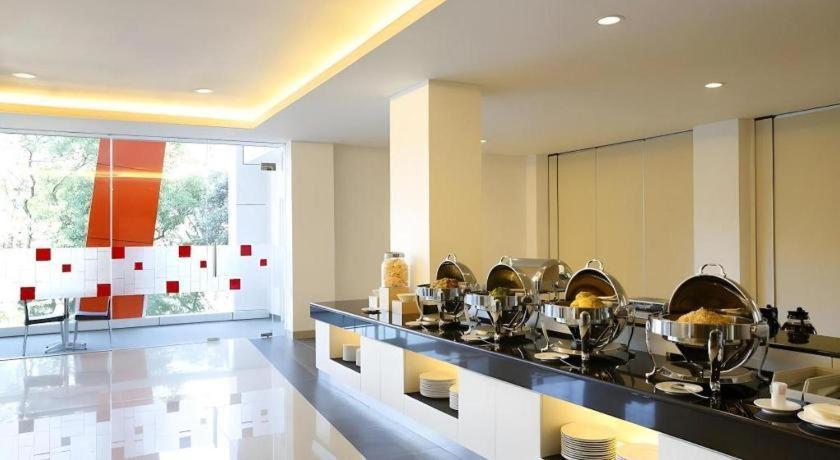 Amaris Hotel Pakuan Bogor Luaran gambar